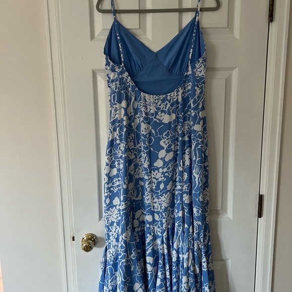 Abercrombie Blue and White Midi Dress - Picture 2 of 3